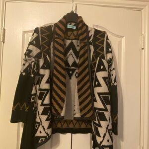 Karlie Black and White Geometric Sweater